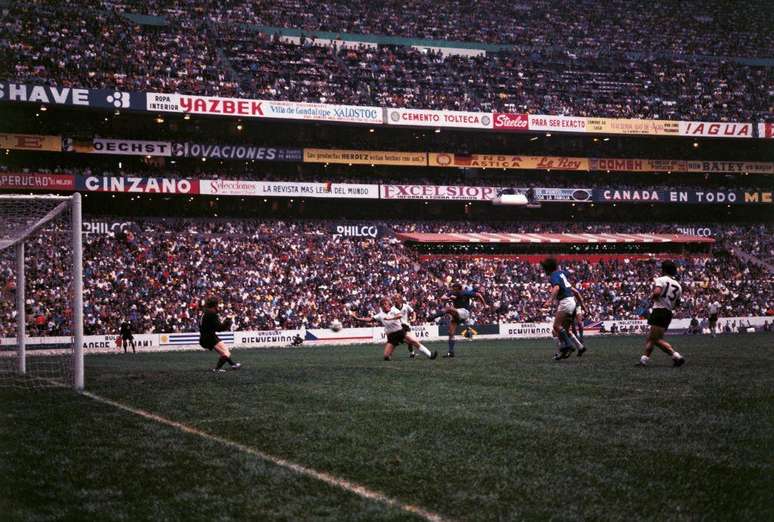 O 'Jogo do S&eacute;culo', entre It&aacute;lia e Alemanha Ocidental, na semifinal da Copa de 1970