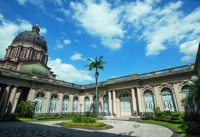 Imagem da ala residencial do Pal&aacute;cio Piratini, sede do Governo ga&uacute;cho.