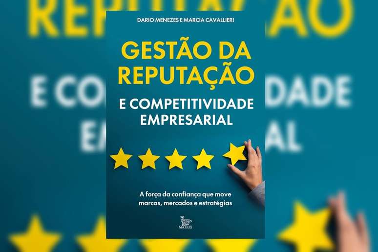 Capa de livro verde com t&iacute;tulo e nome do autor escrito em amarelo e branco com ilustra&ccedil;&atilde;o de uma m&atilde;o colocando uma estrela amarela ao lado de outras 4 estrelas amarelas