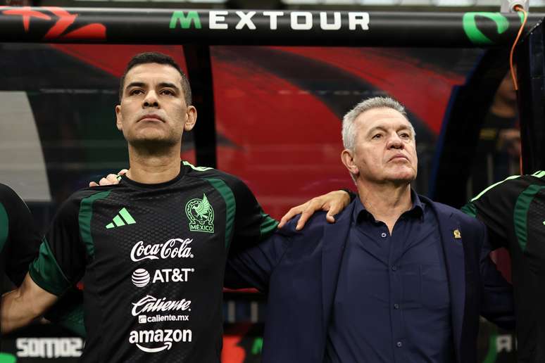Javier Aguirre, &agrave; direita, treinador da sele&ccedil;&atilde;o mexicana 