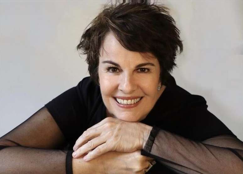 A cantora Leila Pinheiro canta sambas em duas apresenta&ccedil;&otilde;es na cidade