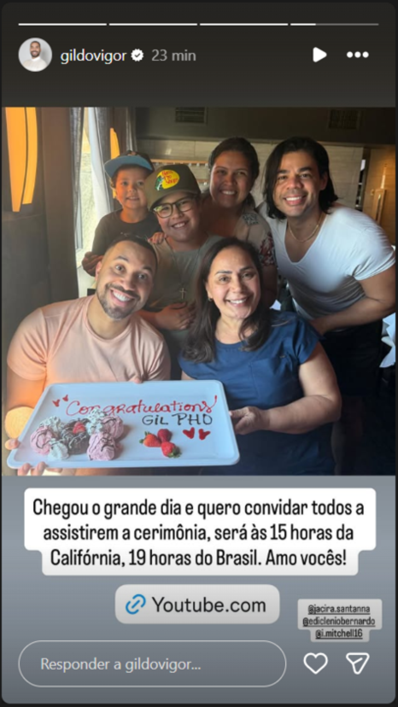 Gil ao lado da fam&iacute;lia nesta quinta (11) nos EUA.