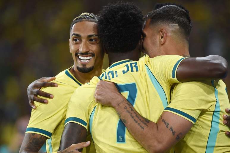 Durante a temporada europeia, Raphinha registrou a fant&aacute;stica marca de 21 gols 