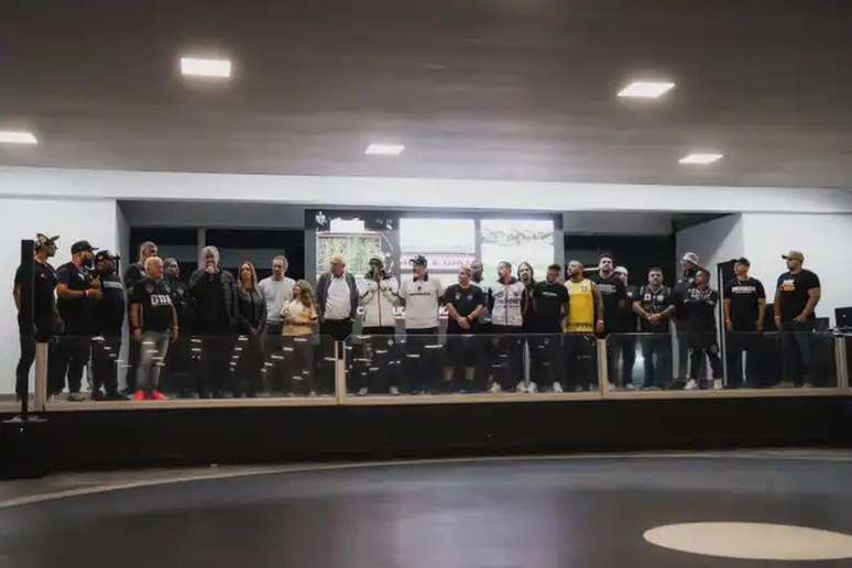 Atl&eacute;tico apresenta museu e bar tem&aacute;tico em reuni&atilde;o com a torcida organizada &ndash;