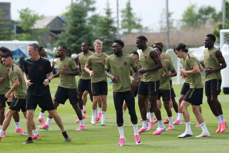 Sele&ccedil;&atilde;o canadense em treino nas instala&ccedil;&otilde;es do Toronto FC &ndash;