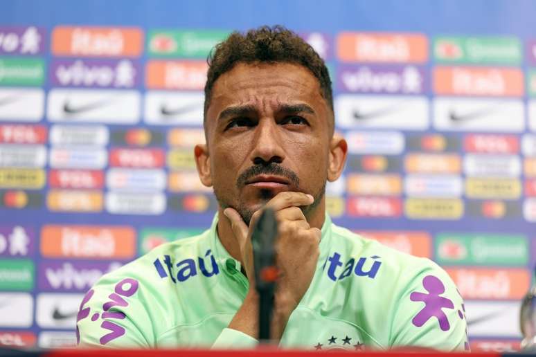 Danilo em entrevista coletiva da sele&ccedil;&atilde;o brasileira 