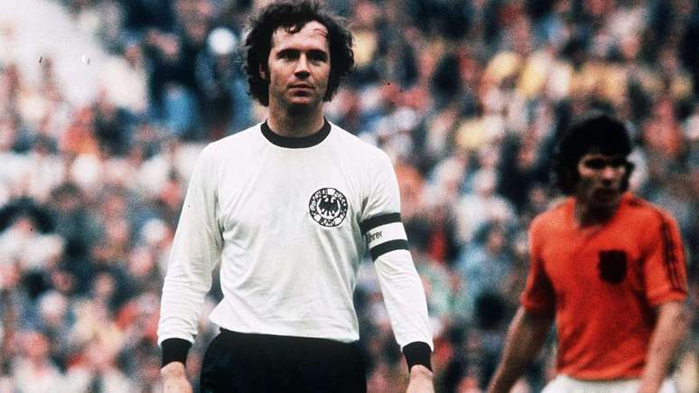 Beckenbauer liderou a Alemanha Ocidental para o t&iacute;tulo em casa, na Copa de 1974 &mdash; e repetiu a dose em 1990, na It&aacute;lia, como treinador