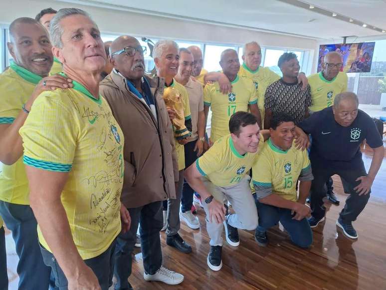 Brito se reuniu com os camp&otilde;es do Brasil na sede da CBF &ndash;