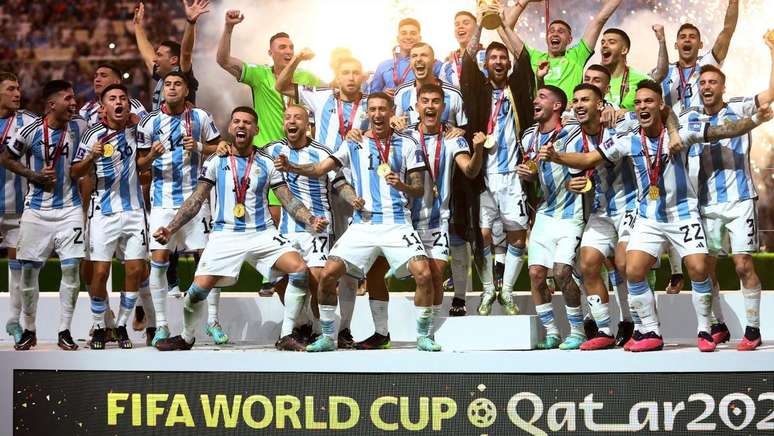 A Fifa arrecadou US$ 929 milh&otilde;es (cerca de R$ 4,7 bilh&otilde;es) com venda de ingressos e hospitalidade durante a Copa do Mundo de 2022, no Catar