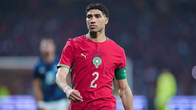 Achraf Hakimi conquistou t&iacute;tulos consecutivos da Liga dos Campe&otilde;es com o Paris Saint-Germain