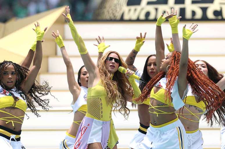 Shakira canta durante a cerim&ocirc;nia de abertura da Copa do Mundo 2026 na Cidade do M&eacute;xico &ndash;