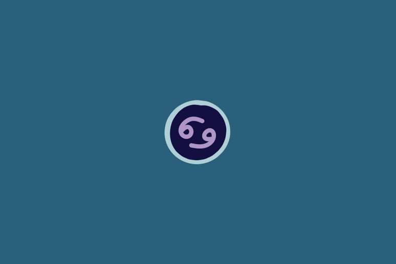 Ilustra&ccedil;&atilde;o do signo de C&acirc;ncer, na cor roxa, em um c&iacute;rculo azul-escuro com borda azul-claro, sobre um fundo verde