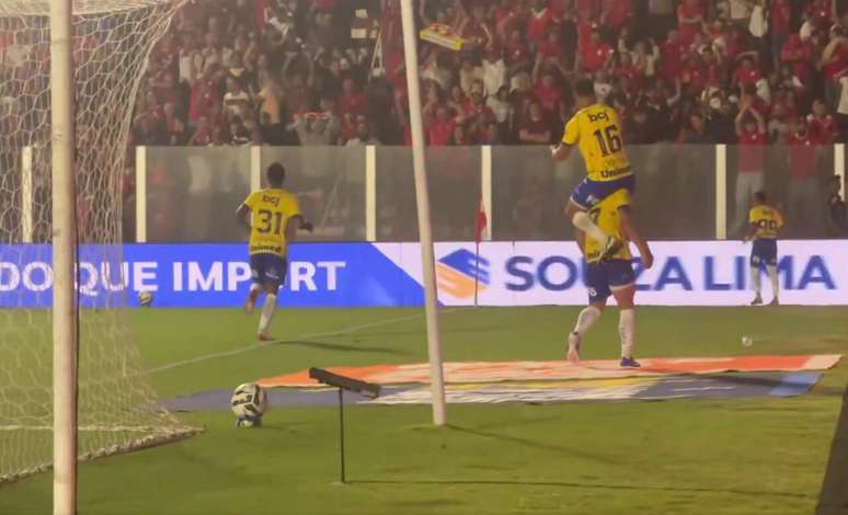 Vila Nova vive grande momento e &eacute; o l&iacute;der da S&eacute;rie B do Brasileir&atilde;o &ndash;