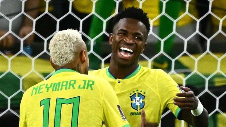 Vini Jr. e Neymar jogando pelo Brasil