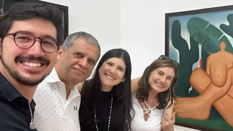 Nilson Klava com a esposa e os sogros