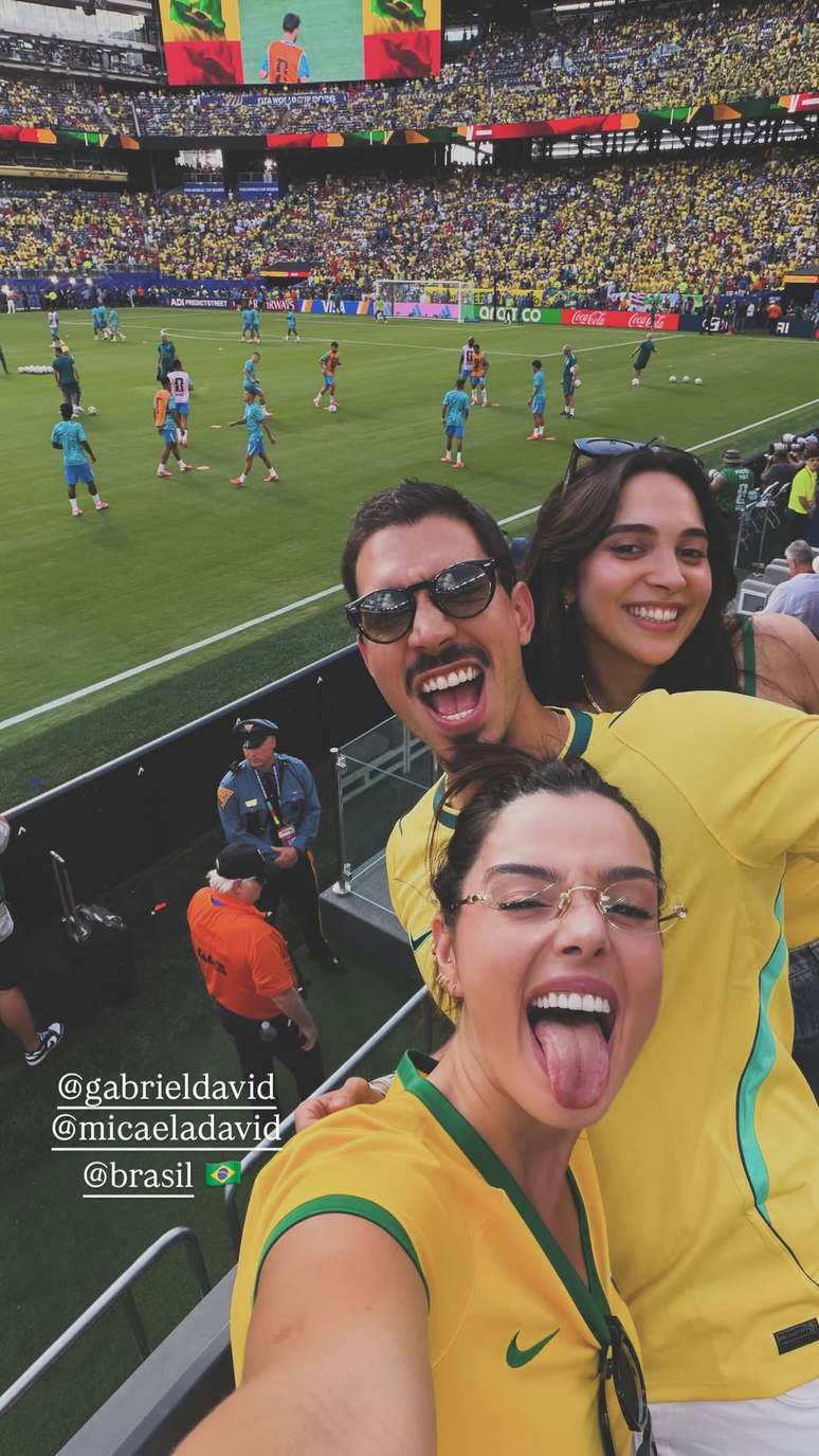 Giovanna Lancellotti e Gabriel David no jogo entre Brasil e Marrocos