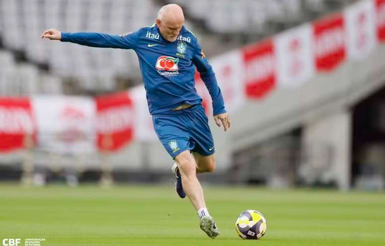 Taffarel em treino da Sele&ccedil;&atilde;o Brasileira