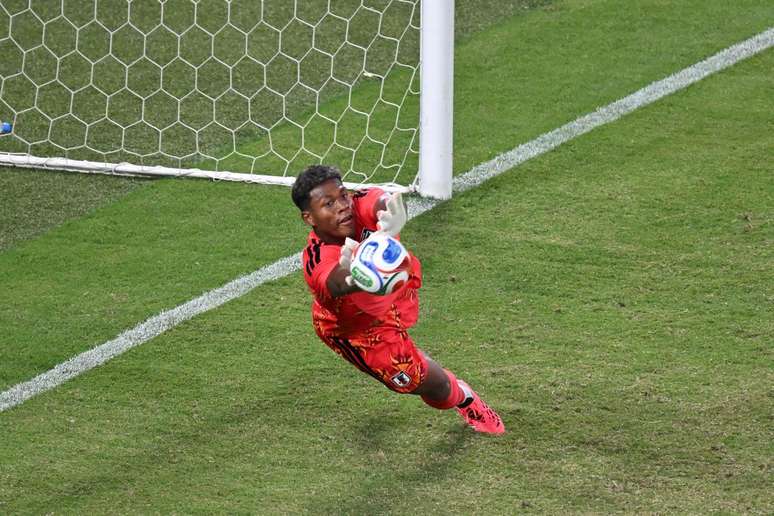 Zion Suzuki, goleiro da sele&ccedil;&atilde;o japonesa 