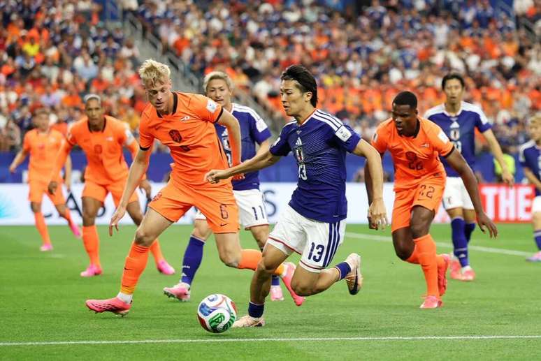 Jap&atilde;o foi buscar o empate no fim com a Holanda &ndash;