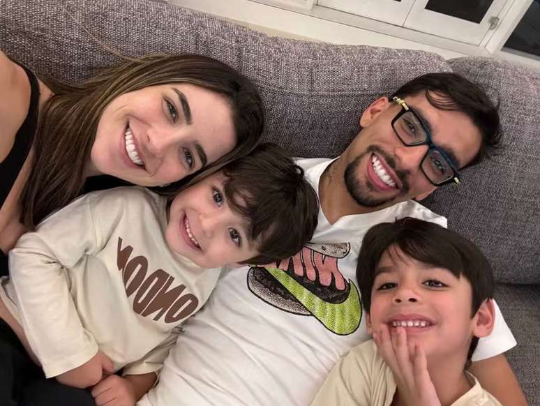 דודה פורנייה ולוקאס פאקה עם ילדיהם, בניסיו ופיליפו  