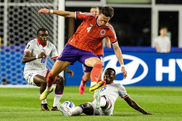 Ap&oacute;s abrir o placar, Esc&oacute;cia sofreu enorme press&atilde;o do Haiti at&eacute; o fim da partida &ndash;