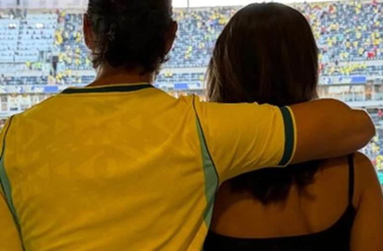 Reprodu&ccedil;&atilde;o/Instagram - Legenda: Mark Scheinberg postou foto com Anitta na estreia do jogo do Brasil na Copa
