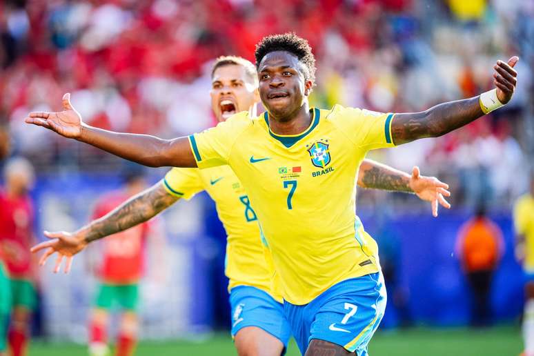 Vinicius Jr comemora gol no empate do Brasil contra Marrocos na estreia da Copa