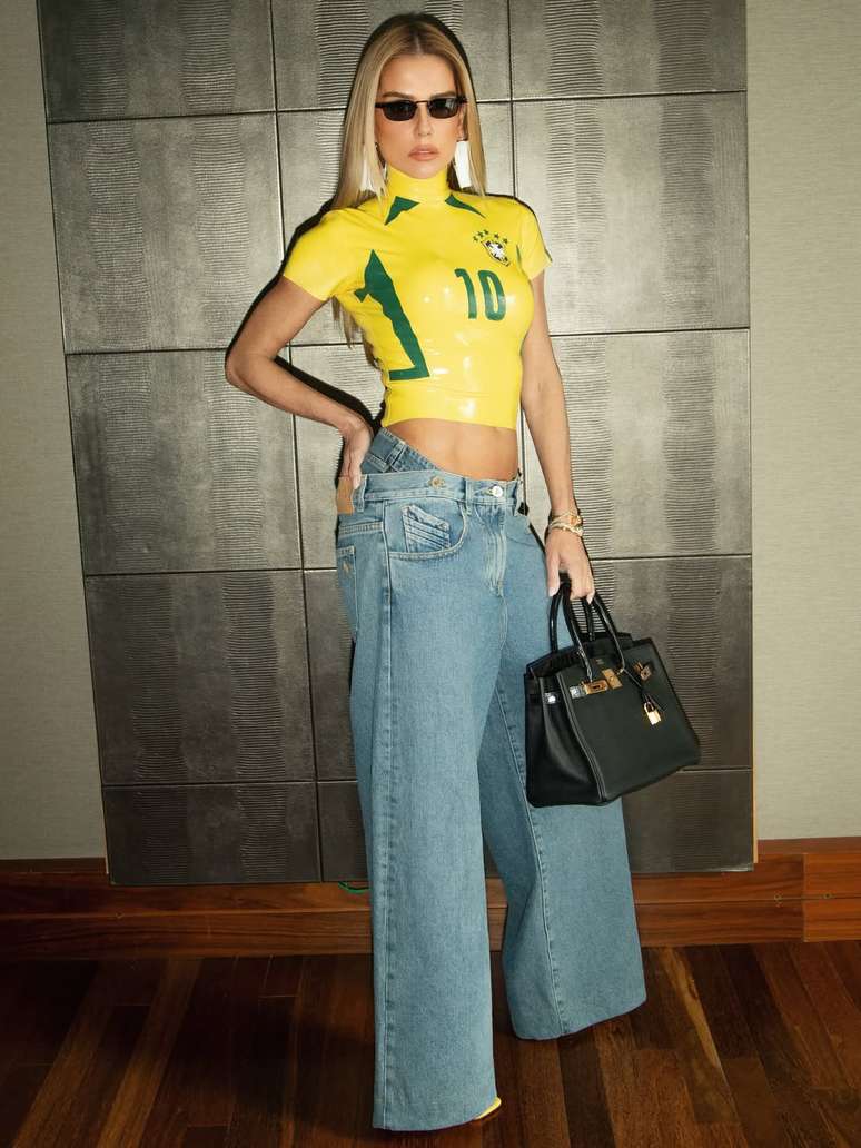 Deborah Secco 