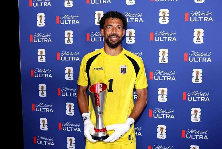 Vozinha ganhou o trof&eacute;u de melhor jogador da partida nesta segunda-feira, ap&oacute;s Cabo Verde empatar com a Espanha