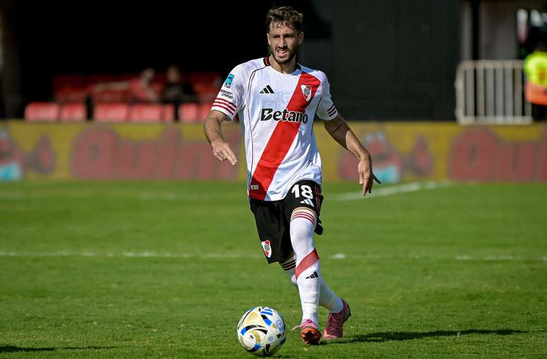 Vi&ntilde;a n&atilde;o tem boas passagens por Flamengo e River Plate &ndash;