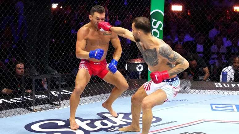 Maur&iacute;cio Ruffy nocauteou Michael Chandler no 1&ordm; round.