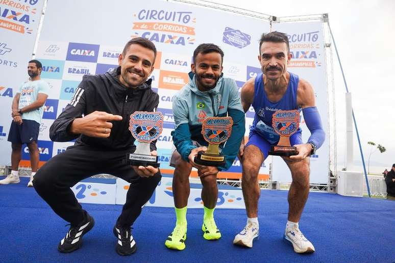 P&oacute;dio masculino dos 10 km (Foto: Fernanda Paradizo / HT Sports)