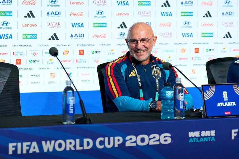 Treinador ter&aacute; refor&ccedil;o de trio para a estreia &ndash;