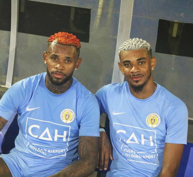 Irm&atilde;os Leandro Bacuna e Juninho Bacuna.