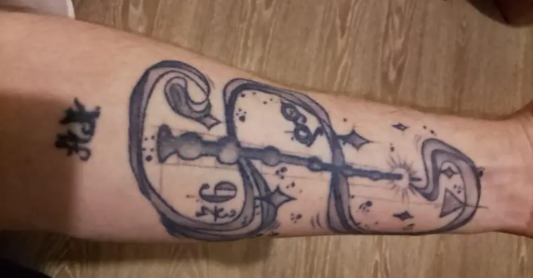 Guardas que reconheceram as tatuagens de Harry Potter de Ivanov passaram a demonstrar com ele 'um certo grau de humanidade'
