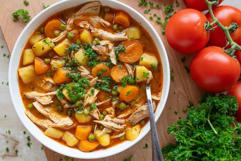 Sopa de frango com legumes 