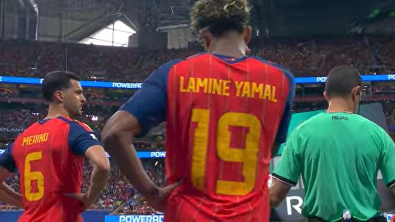 Espanha coloca em campo Lamine Yamal substituindo Gavi