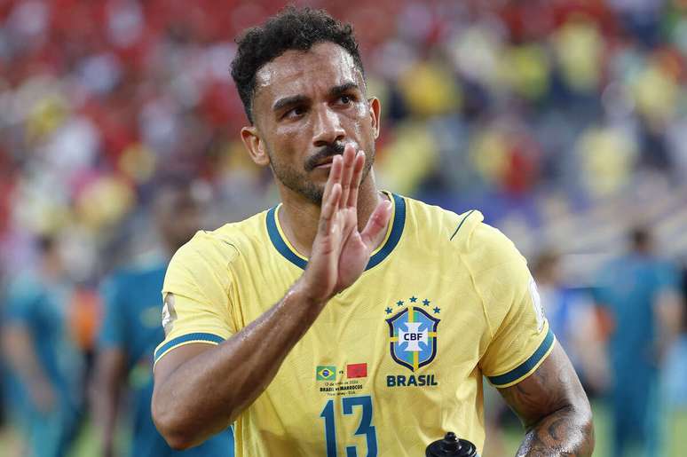 Danilo &eacute; uma das op&ccedil;&otilde;es do Brasil para a lateral-direita &ndash;