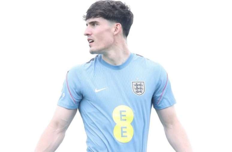 Divulga&ccedil;&atilde;o/England Football Team - Legenda: Livramento, de 23 anos, sofreu uma les&atilde;o muscular e foi cortado na Inglaterra