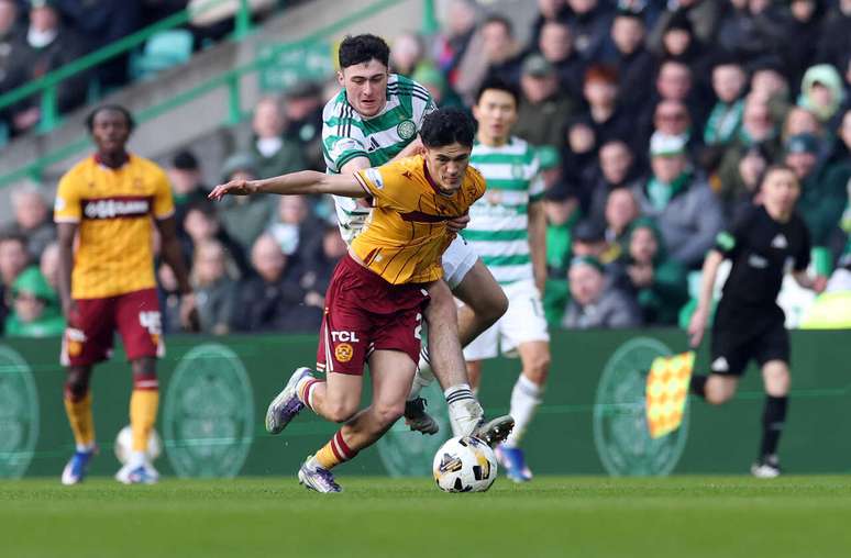 Elijah Just em a&ccedil;&atilde;o pelo Motherwell na temporada 2025/2026 &ndash;