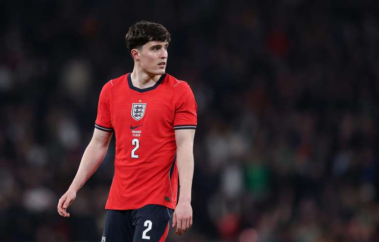 Tino Livramento durante o empate da Inglaterra com o Uruguai &ndash; 