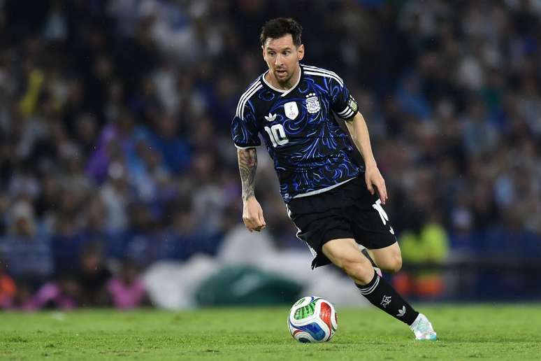 Messi j&aacute; enfrentou e at&eacute; marcou gols contra a Arg&eacute;lia &ndash;