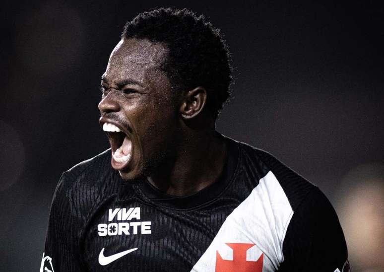 Andr&eacute;s G&oacute;mez &eacute; um dos destaques do Vasco desde o ano passado &ndash;