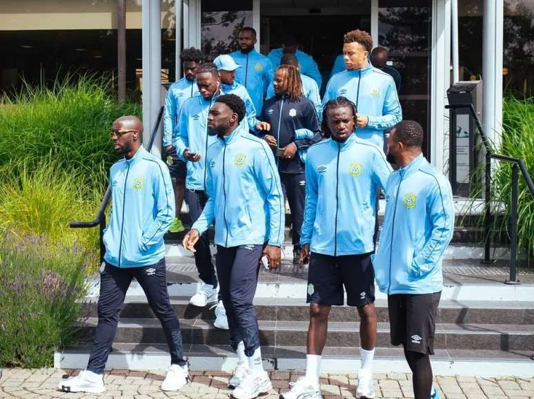 J&aacute; com uniformes de treino, sele&ccedil;&atilde;o congolesa vive primeiros momentos nos Estados Unidos &ndash;