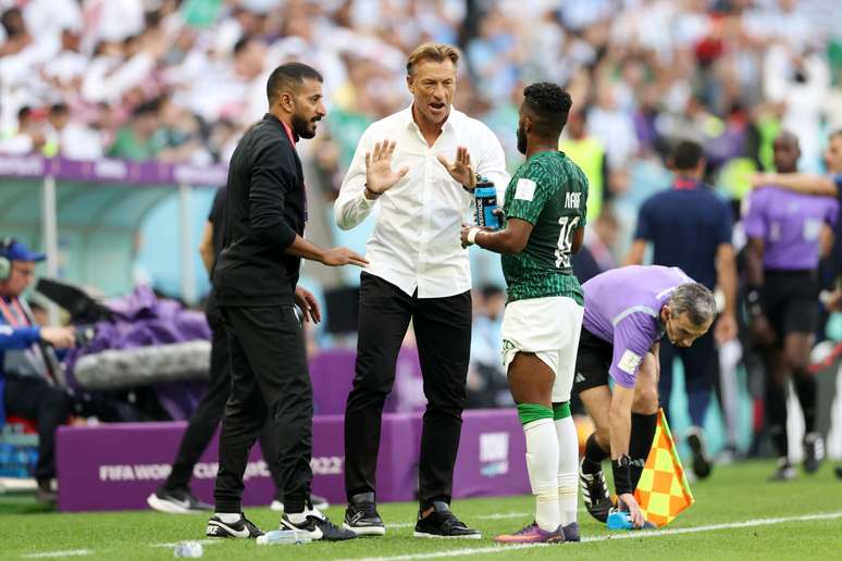 Herve Renard durante a vit&oacute;ria hist&oacute;rica da Ar&aacute;bia Saudita sobre a Argentina 