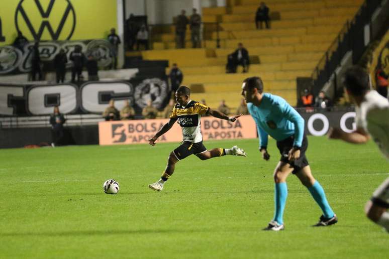 Crici&uacute;ma x Cear&aacute; na noite desta segunda-feira (15) pela 13&ordf; rodada do Campeonato Brasileiro da S&eacute;rie B &ndash;