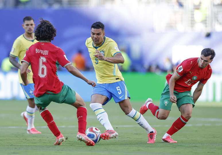 Casemiro correu mais apenas que o goleiro Alisson em estreia da Sele&ccedil;&atilde;o na Copa &ndash;