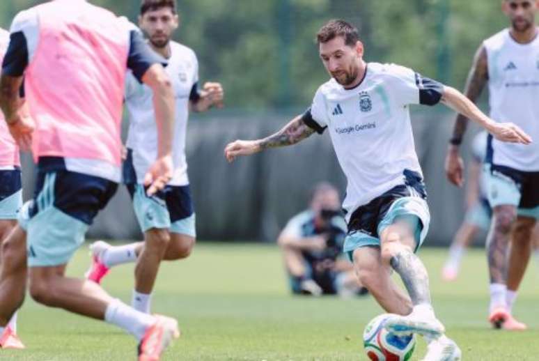 Messi em treino da sele&ccedil;&atilde;o Argentina nos EUA 