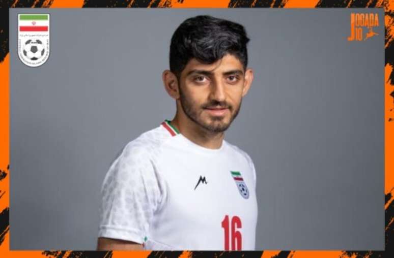 Divulga&ccedil;&atilde;o/FFIRI - Legenda: Mehdi Torabi ficou no banco de reservas na estreia na Copa, diante da Nova Zel&acirc;ndia, e corria o risco de desfalcar a equipe contra a B&eacute;lgica