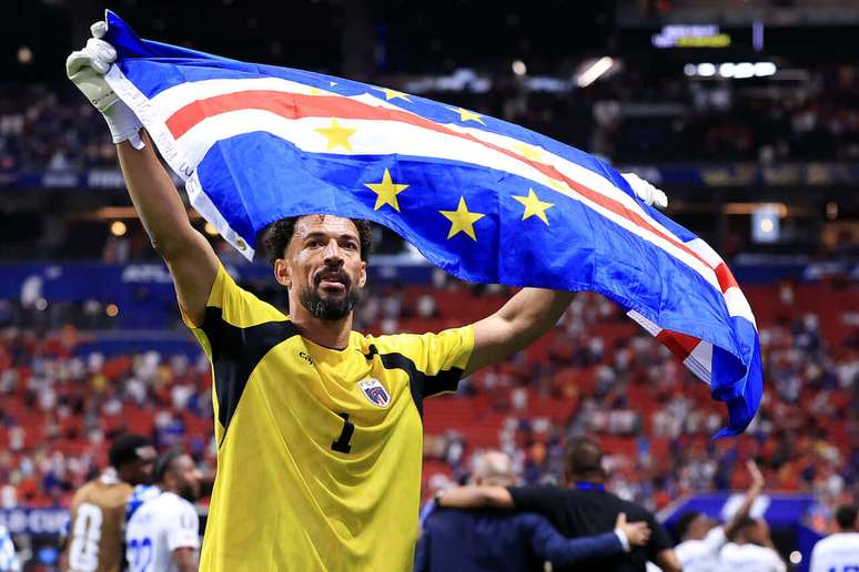 Vozinha foi o grande nome de Cabo Verde contra a Espanha &ndash;